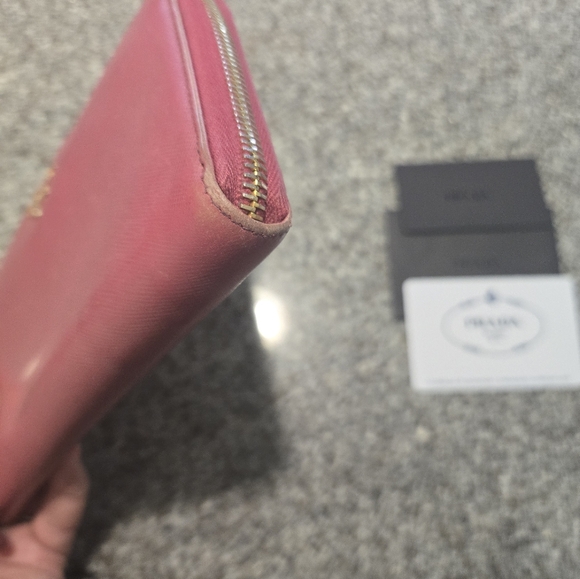 Prada Wallet - Picture 3 of 9